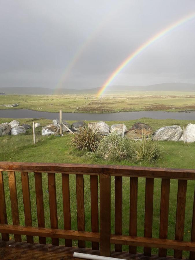Swan View Lodge - North Uist Лочмедди Экстерьер фото