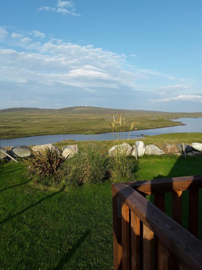 Swan View Lodge - North Uist Лочмедди Экстерьер фото